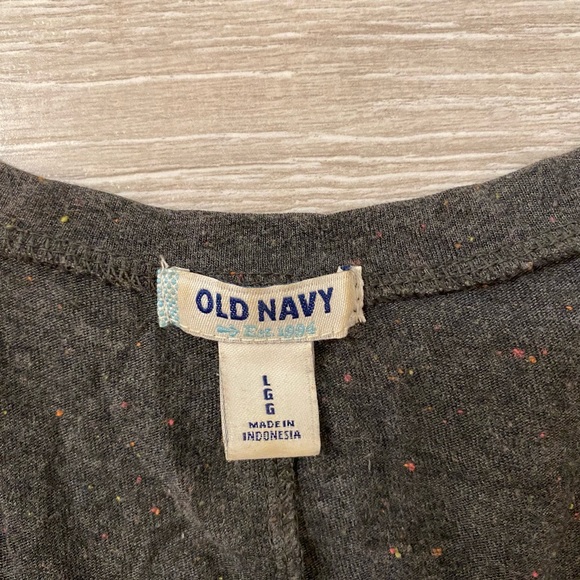 Old Navy T-Shirt (size L) - Picture 2 of 2